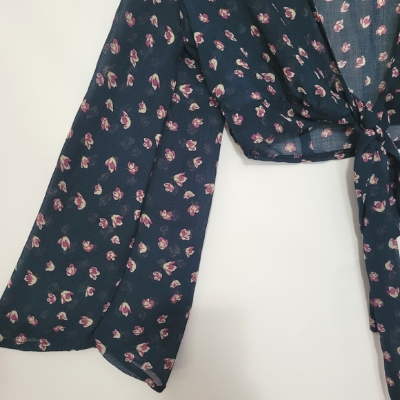 Zaful Flare Sleeve Front Tie Crop Cardigan S - Picture 2 of 6